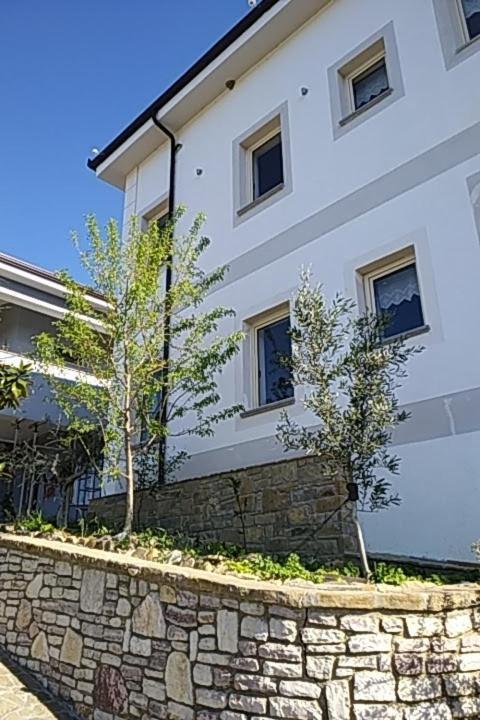 Turisalba Hotel Ishem Exterior photo